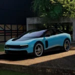 Ferrari électrique Luce bleue garée devant une architecture moderne contemporaine